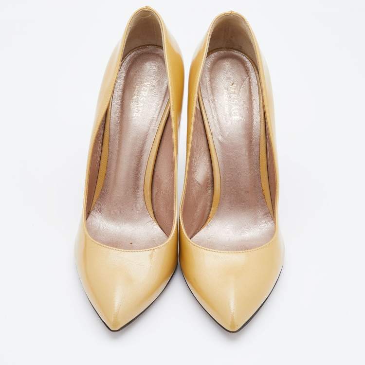 Pre Owned Versace Light Yellow Patent Leather Pointed Toe Pumps Size 38