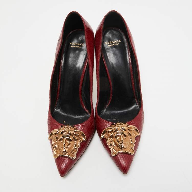 Pre Owned Versace Red Snakeskin Leather Medusa Pointed Toe Pumps Size 38.5