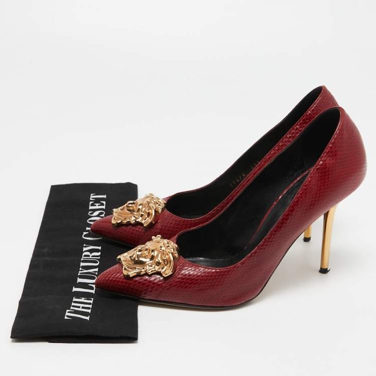 Pre Owned Versace Red Snakeskin Leather Medusa Pointed Toe Pumps Size 38.5