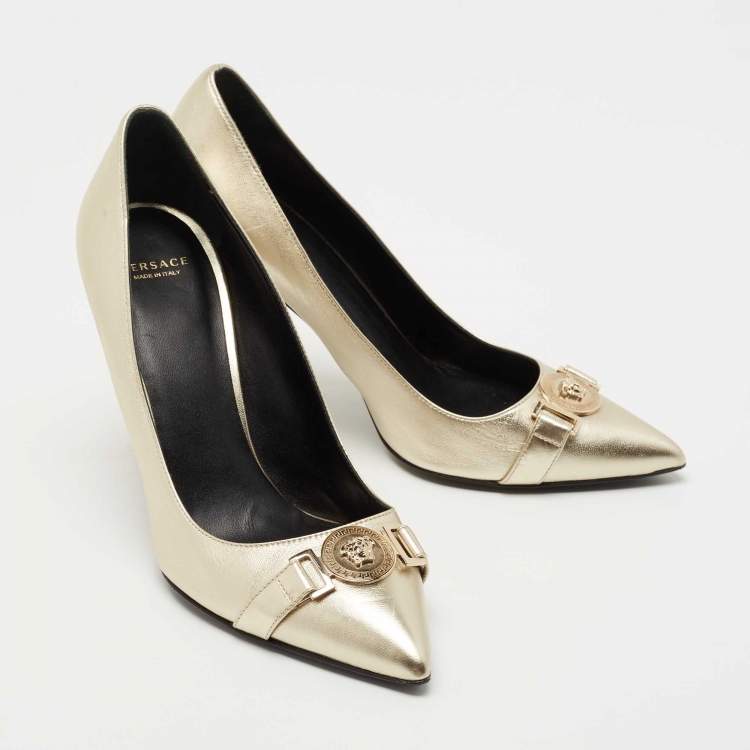 Pre Owned Versace Metallic Gold Leather Medusa Detail Pointed Toe Pumps Size 38