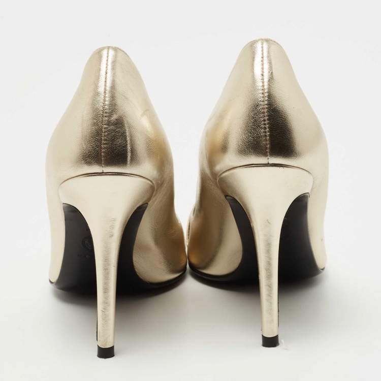 Pre Owned Versace Metallic Gold Leather Medusa Detail Pointed Toe Pumps Size 38