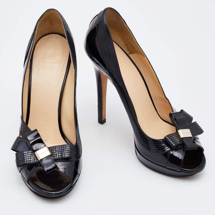 Pre Owned Versace Black Patent Leather Medusa Peep Toe Pumps Size 39