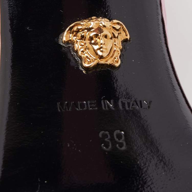 مملوكة مسبقًا Versace Pink Leather Medusa Chain Sandals Size 39