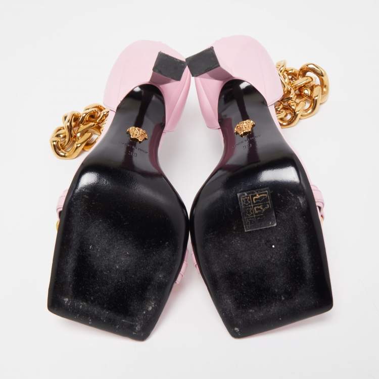 مملوكة مسبقًا Versace Pink Leather Medusa Chain Sandals Size 39