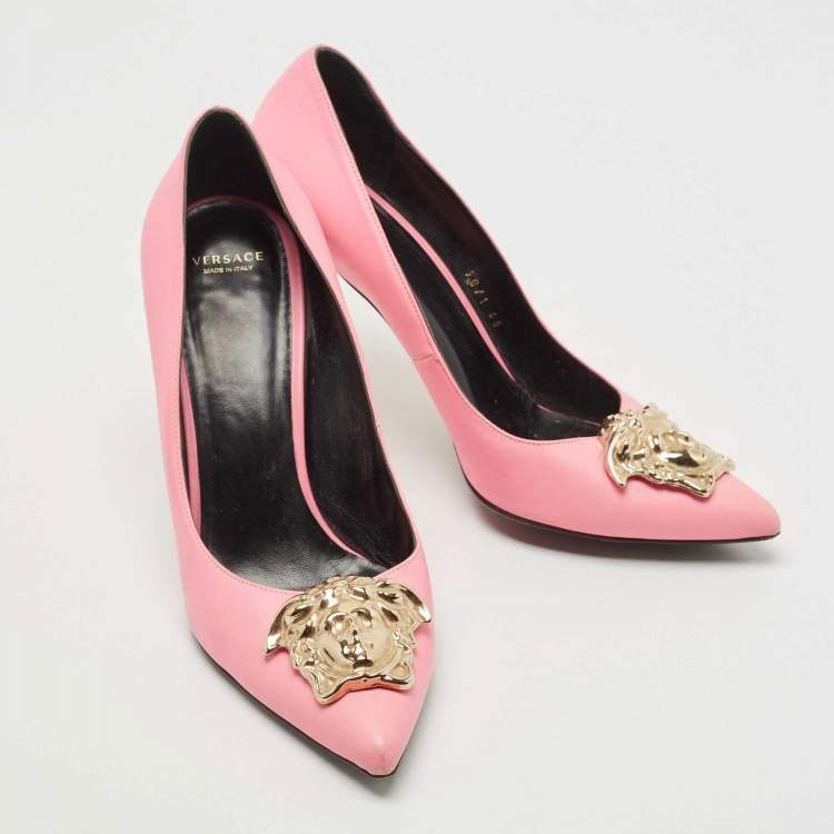 Pre Owned Versace Pink Leather Medusa Pumps Size 40
