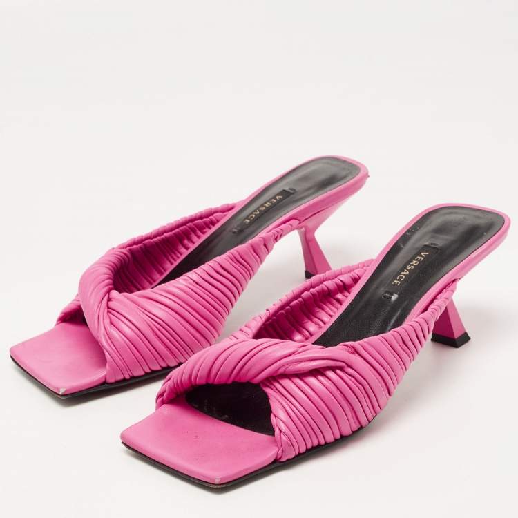 Pre Owned Versace Pink Pleated Leather Plisse Slide Sandals Size 38