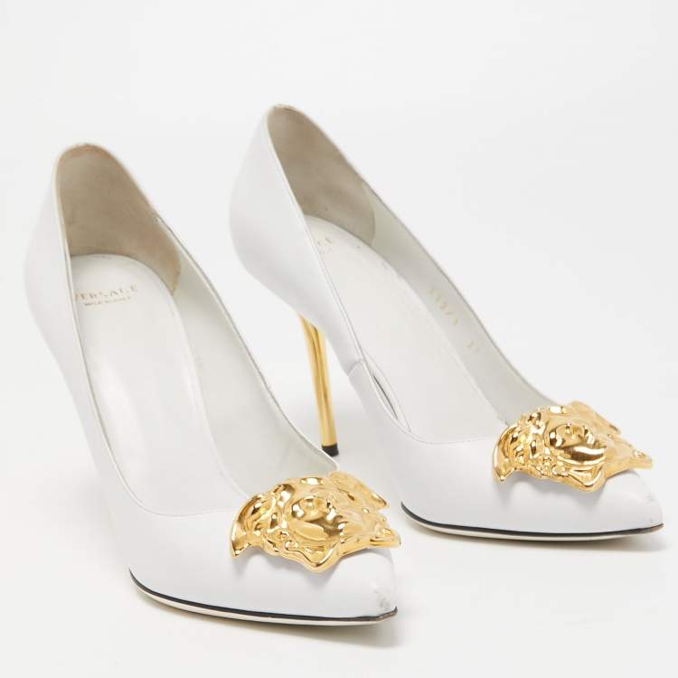 Pre Owned Versace White Leather Medusa Pointed Toe Pumps Size 37