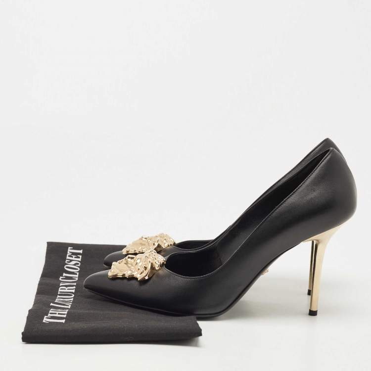 Pre Owned Versace Black Leather Medusa Pointed Toe Pumps Size 39