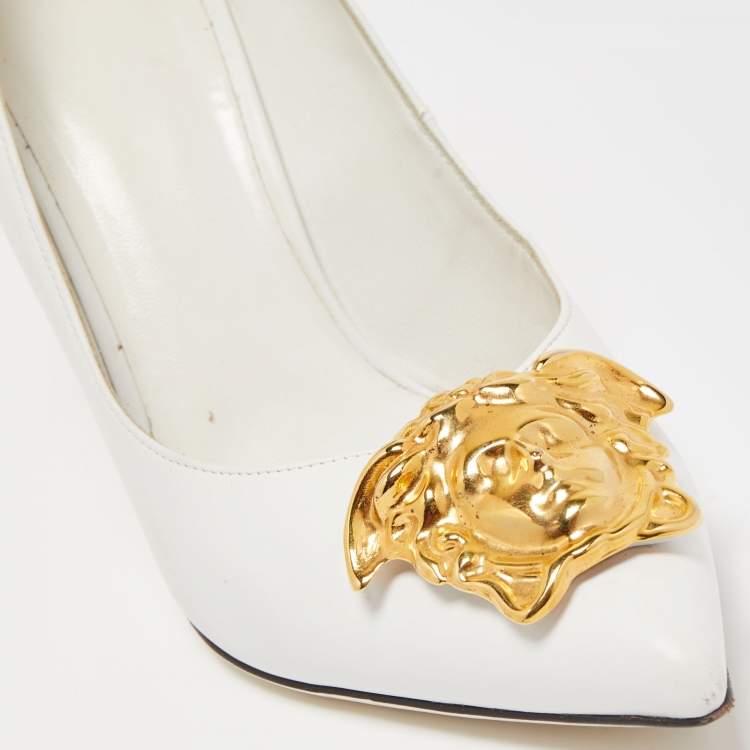 Pre Owned Versace White Leather Icon Medusa Pointed Toe Pumps Size 39