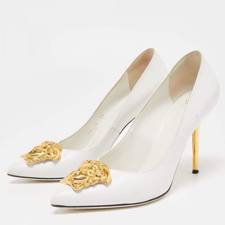 Pre Owned Versace White Leather Icon Medusa Pointed Toe Pumps Size 39