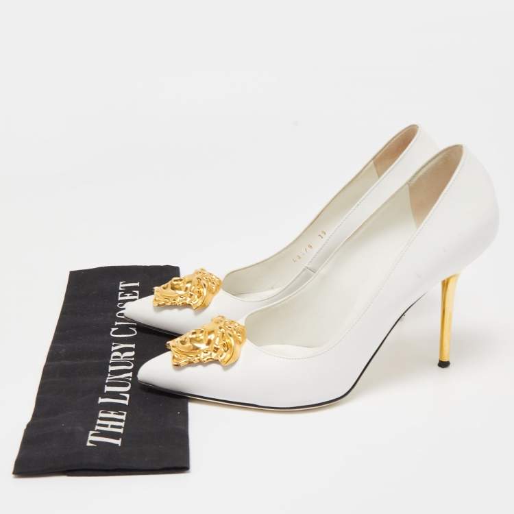 Pre Owned Versace White Leather Icon Medusa Pointed Toe Pumps Size 39