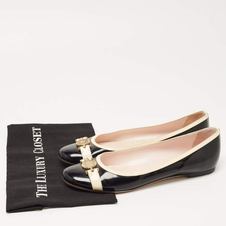 Pre Owned Versace Black/Cream Patent Leather Medusa Ballet Flats Size 41