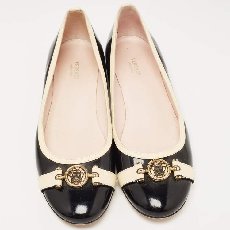 Pre Owned Versace Black/Cream Patent Leather Medusa Ballet Flats Size 41