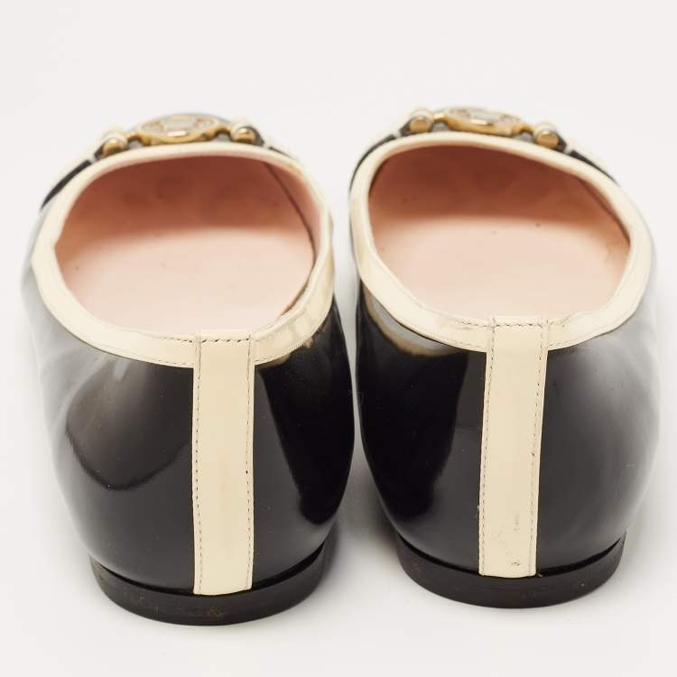 Pre Owned Versace Black/Cream Patent Leather Medusa Ballet Flats Size 41