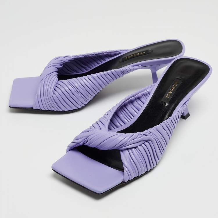 Pre Owned Versace Lavender Pleated Leather Plisse Slide Sandals Size 39