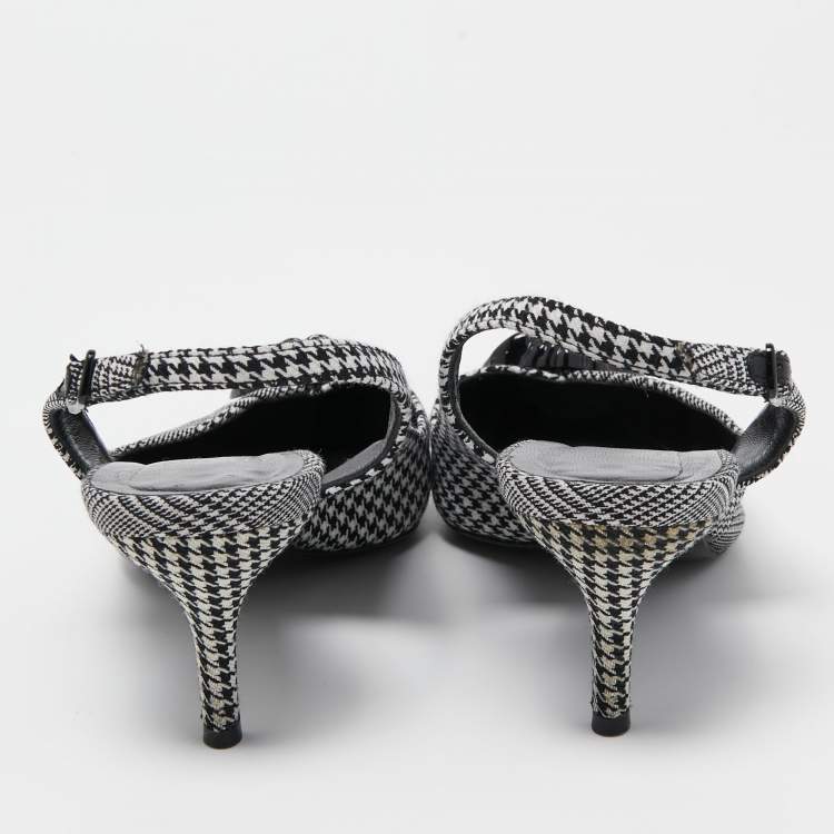 Pre Owned Versace Black/White Houndstooth Fabric Palazzo Medusa Slingback Pumps Size 37