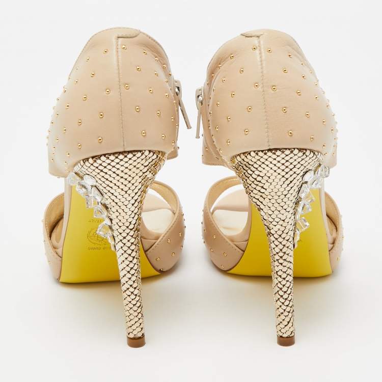 Pre Owned Versace Beige Studded Leather Crystal Embellished Heel Platform Sandals Size 37