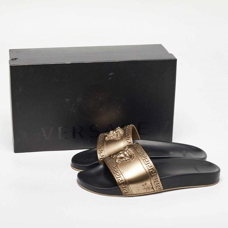 مملوكة مسبقًا Versace Gold Rubber Medusa Head Flat Slides Size 42