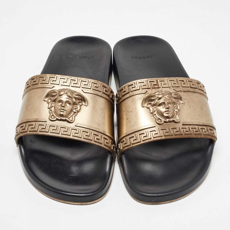 مملوكة مسبقًا Versace Gold Rubber Medusa Head Flat Slides Size 42