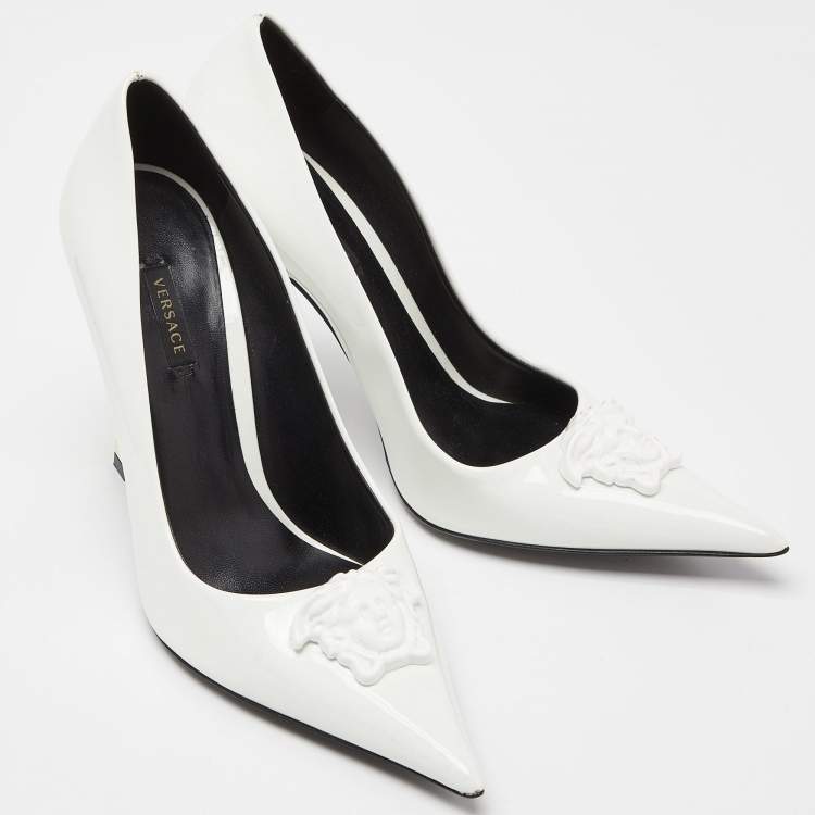 Pre Owned Versace White Patent Leather Medusa Pointed Toe Pumps Size 40
