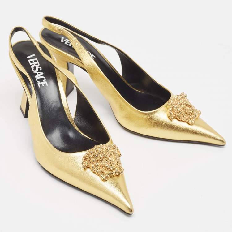 مملوكة مسبقًا Versace Gold Leather Medusa Slingback Pumps Size 38