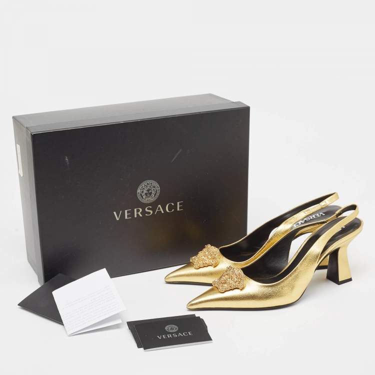مملوكة مسبقًا Versace Gold Leather Medusa Slingback Pumps Size 38