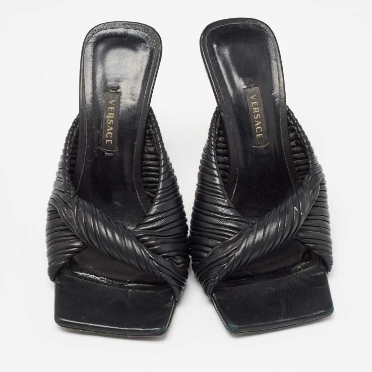 Pre Owned Versace Black Leather Plisse Slide Sandals Size 35