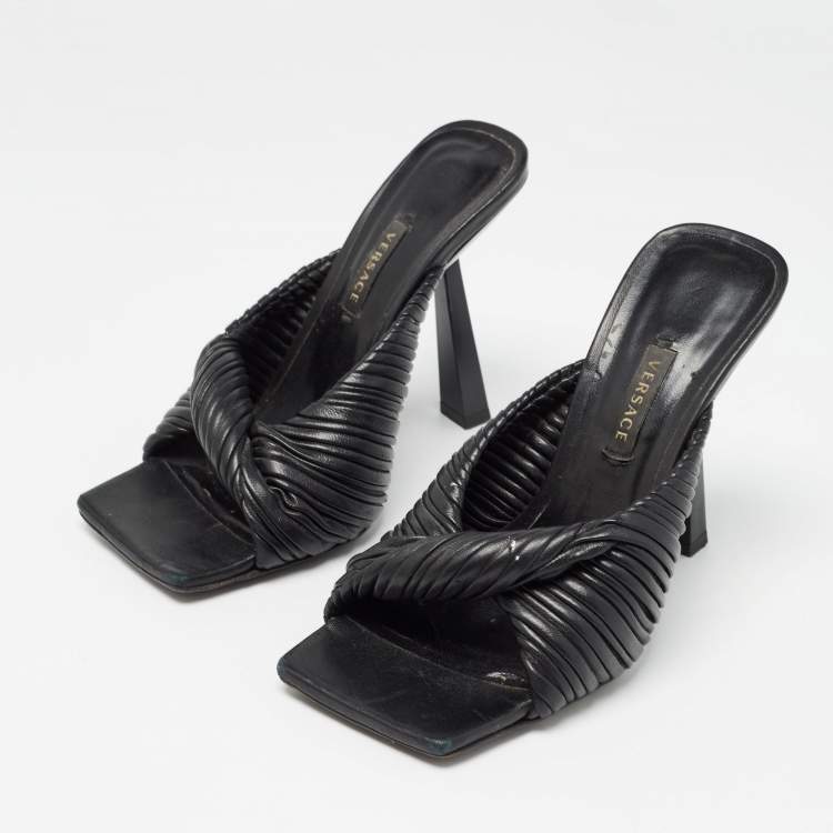 Pre Owned Versace Black Leather Plisse Slide Sandals Size 35