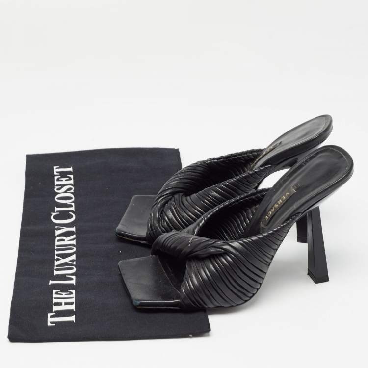 Pre Owned Versace Black Leather Plisse Slide Sandals Size 35