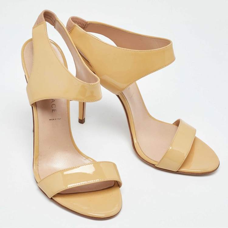 Pre Owned Versace Beige Patent Leather Open Toe Slingback Sandals Size 39