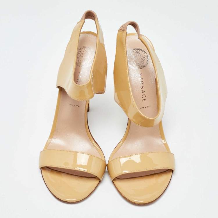 Pre Owned Versace Beige Patent Leather Open Toe Slingback Sandals Size 39