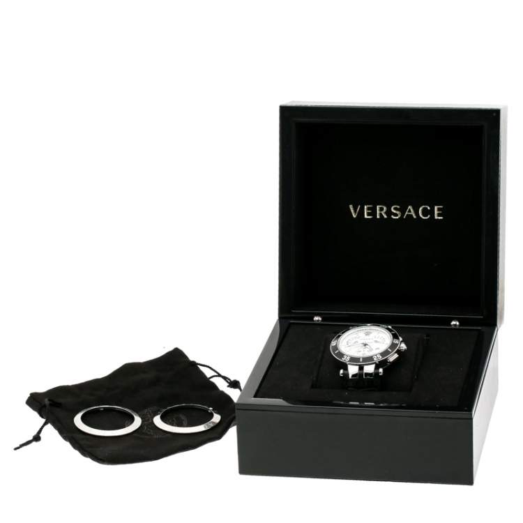 Pre Owned Versace SIlver White Stainless Steel V Race 23C Women's Wristwatch 42 mm
