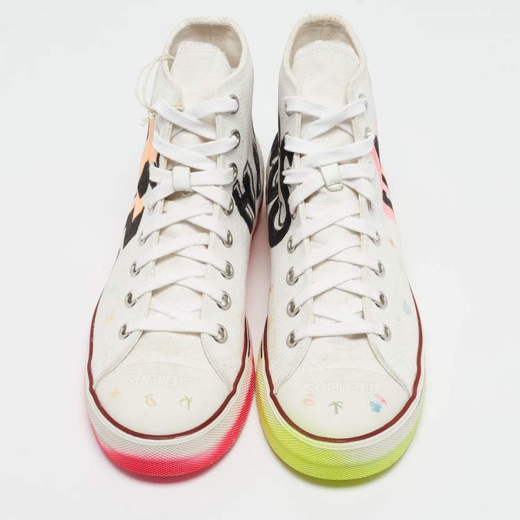 Pre Owned Vetements White Canvas Printed Hard Core Happiness High Top Sneakers Size 39