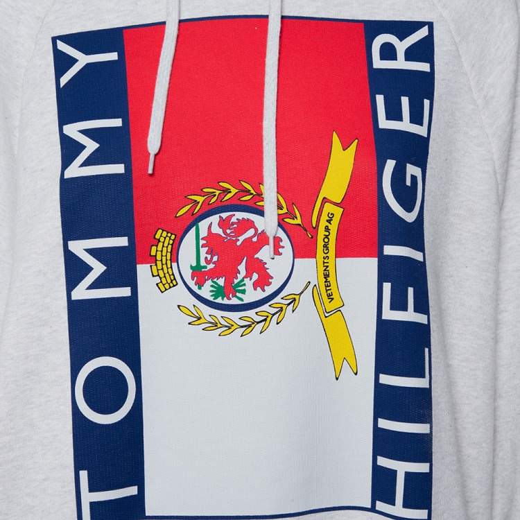 Pre Owned Vetements x Tommy Hilfiger Grey Logo Printed Knit Hooded Sweatshirt S