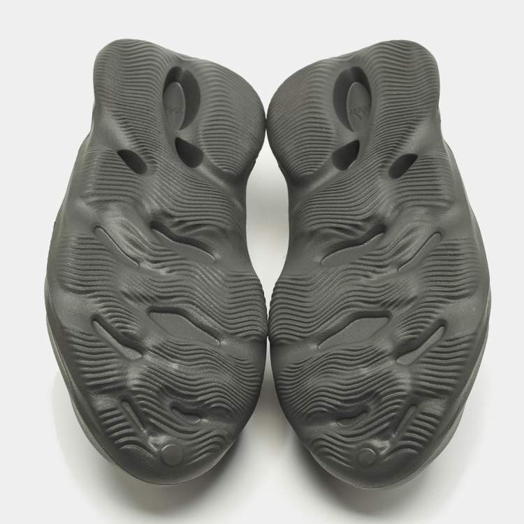 Pre Owned Yeezy x Adidas Foam RNR Size 46 Grey Rubber Slip On Sneakers