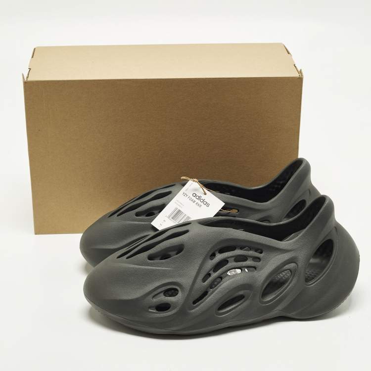 Pre Owned Yeezy x Adidas Foam RNR Size 46 Grey Rubber Slip On Sneakers