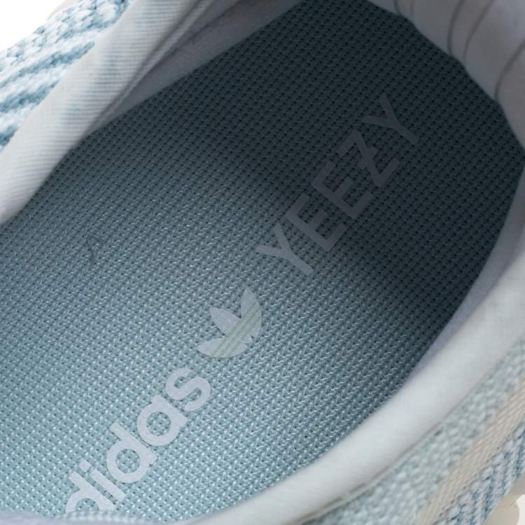 Pre Owned Yeezy x Adidas Blue/White Cotton Knit Boost 350 V2 'Cloud White' Sneakers Size 37