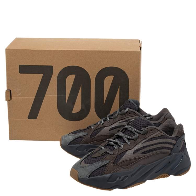 Pre Owned Yeezy x Adidas Grey Nubuck and Leather Boost 700 V2 Geode Sneakers Size 40 2/3