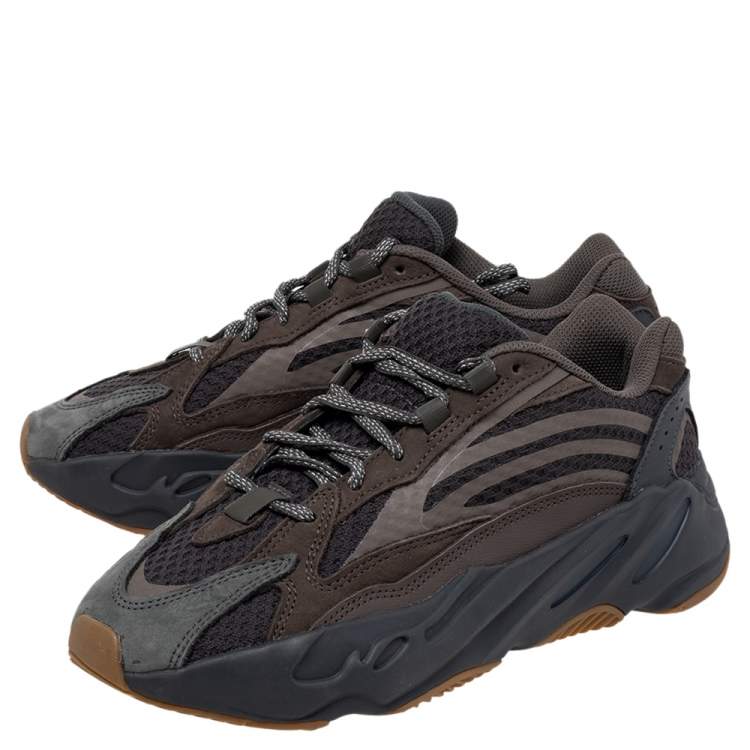 Pre Owned Yeezy x Adidas Grey Nubuck and Leather Boost 700 V2 Geode Sneakers Size 40 2/3