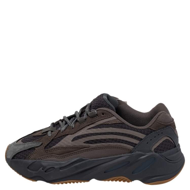 Pre Owned Yeezy x Adidas Grey Nubuck and Leather Boost 700 V2 Geode Sneakers Size 40 2/3