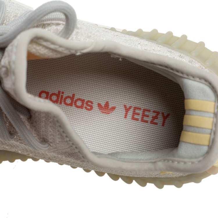 م�ملوكة مسبقًا Yeezy x Adidas Cream Knit Fabric Boost 350 V2 Light Sneakers Size 37.5