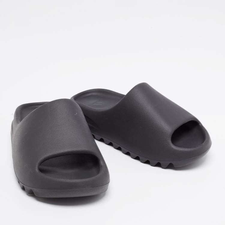 Pre Owned Yeezy x Adidas Black Rubber Onyx Flat Slides Size 37