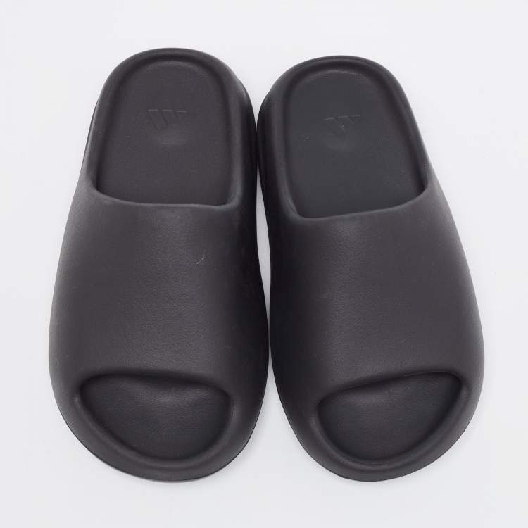 Pre Owned Yeezy x Adidas Black Rubber Onyx Flat Slides Size 37