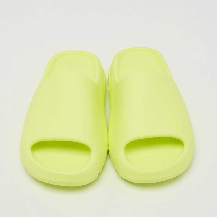 Pre Owned Yeezy x Adidas Green Rubber Resin Slides Size 39