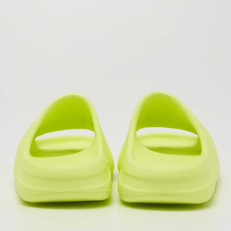 Pre Owned Yeezy x Adidas Green Rubber Resin Slides Size 39