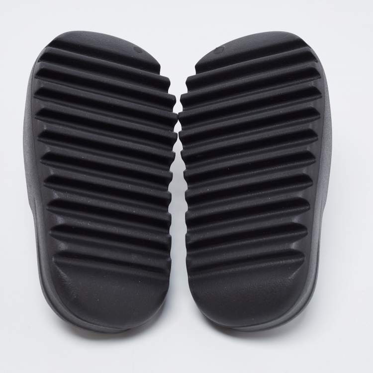 Pre Owned Yeezy x adidas Black Rubber Onyx Flat Slides Size 38 