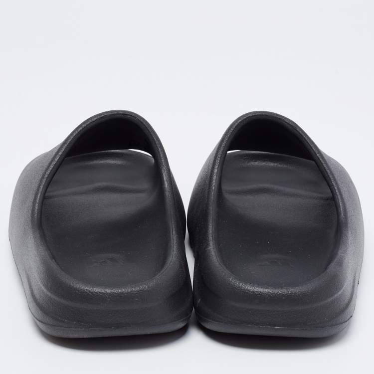 Pre Owned Yeezy x adidas Black Rubber Onyx Flat Slides Size 39