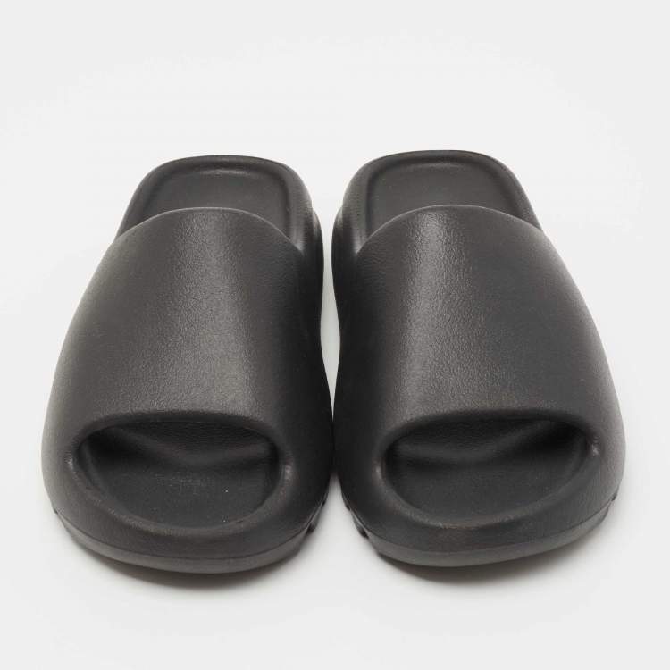 Pre Owned Yeezy x Adidas Black Rubber Onyx Slides Size 38