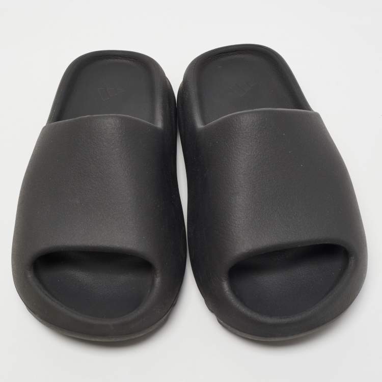 Pre Owned Yeezy x Adidas Black Rubber Onyx Flat Slides Size 38