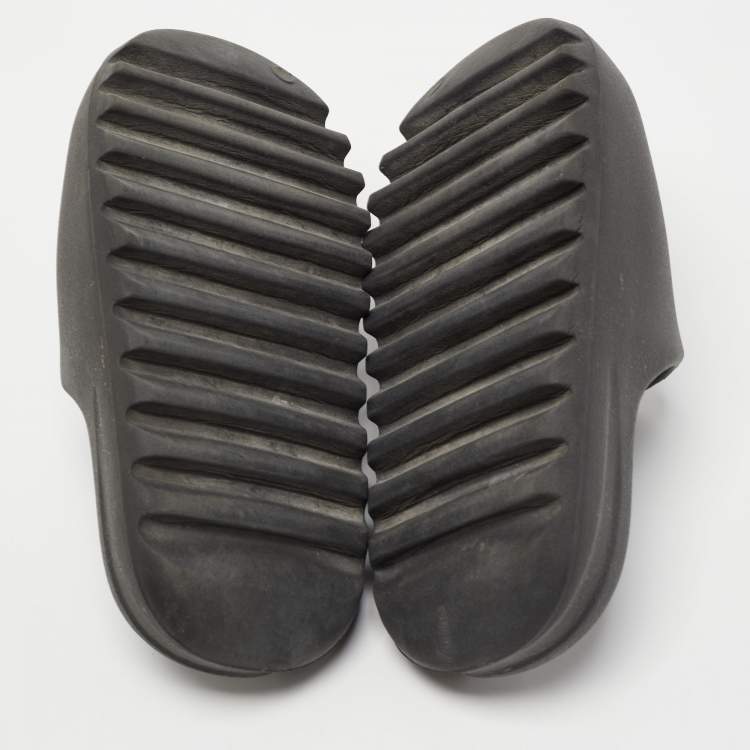 Pre Owned Yeezy x Adidas Black Rubber Onyx Flat Slides Size 38